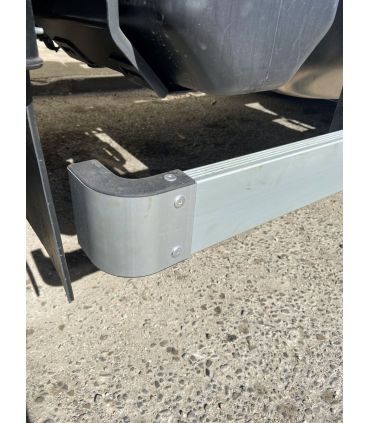 PERFIL VERTICAL DE ALUMINIO ANODIZADO DE 0,1 m